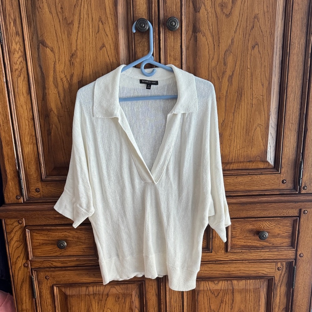Banana Republic Cream V-Neck Sweater